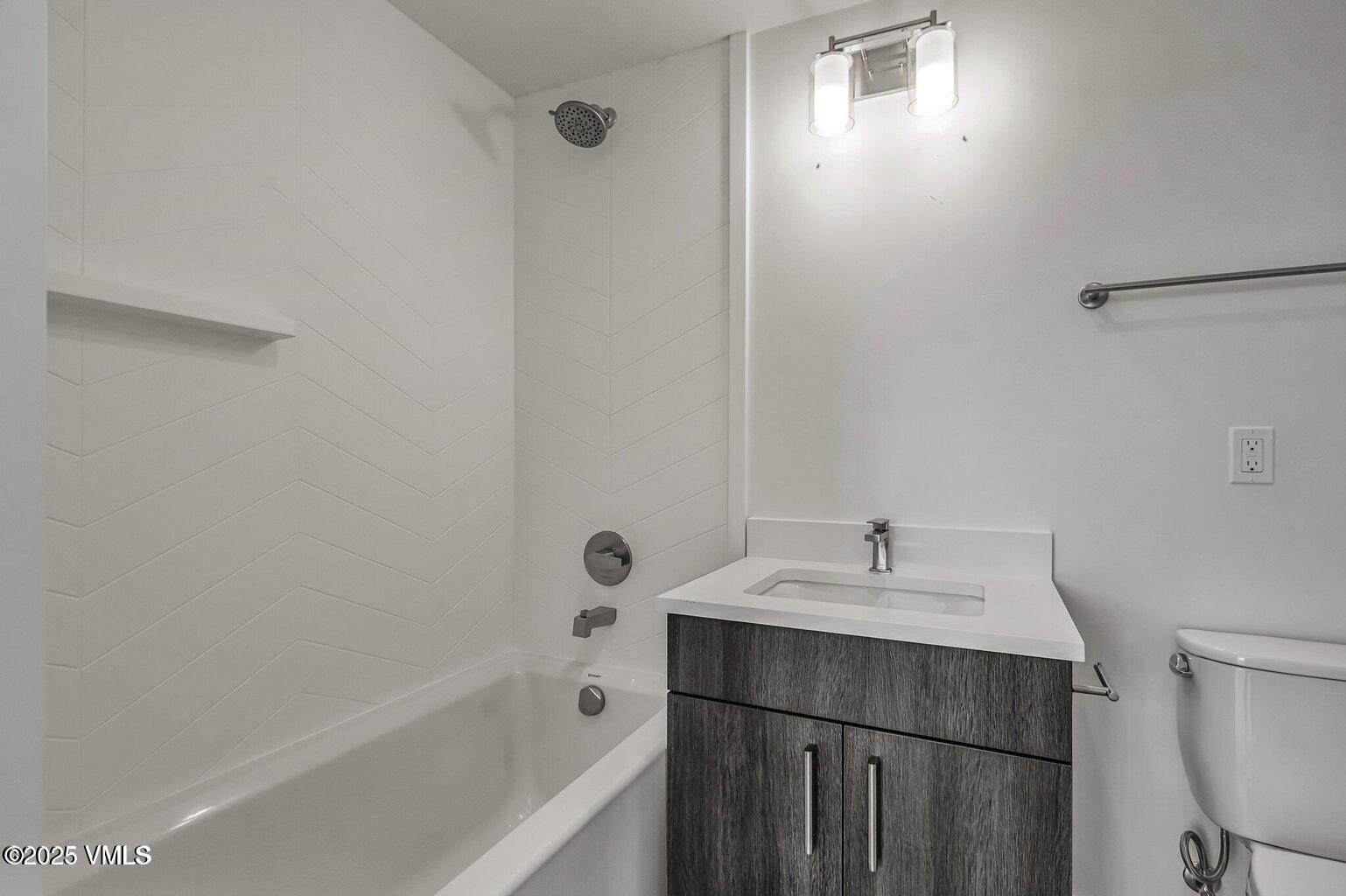 91 Mount Hope Circle, E101
