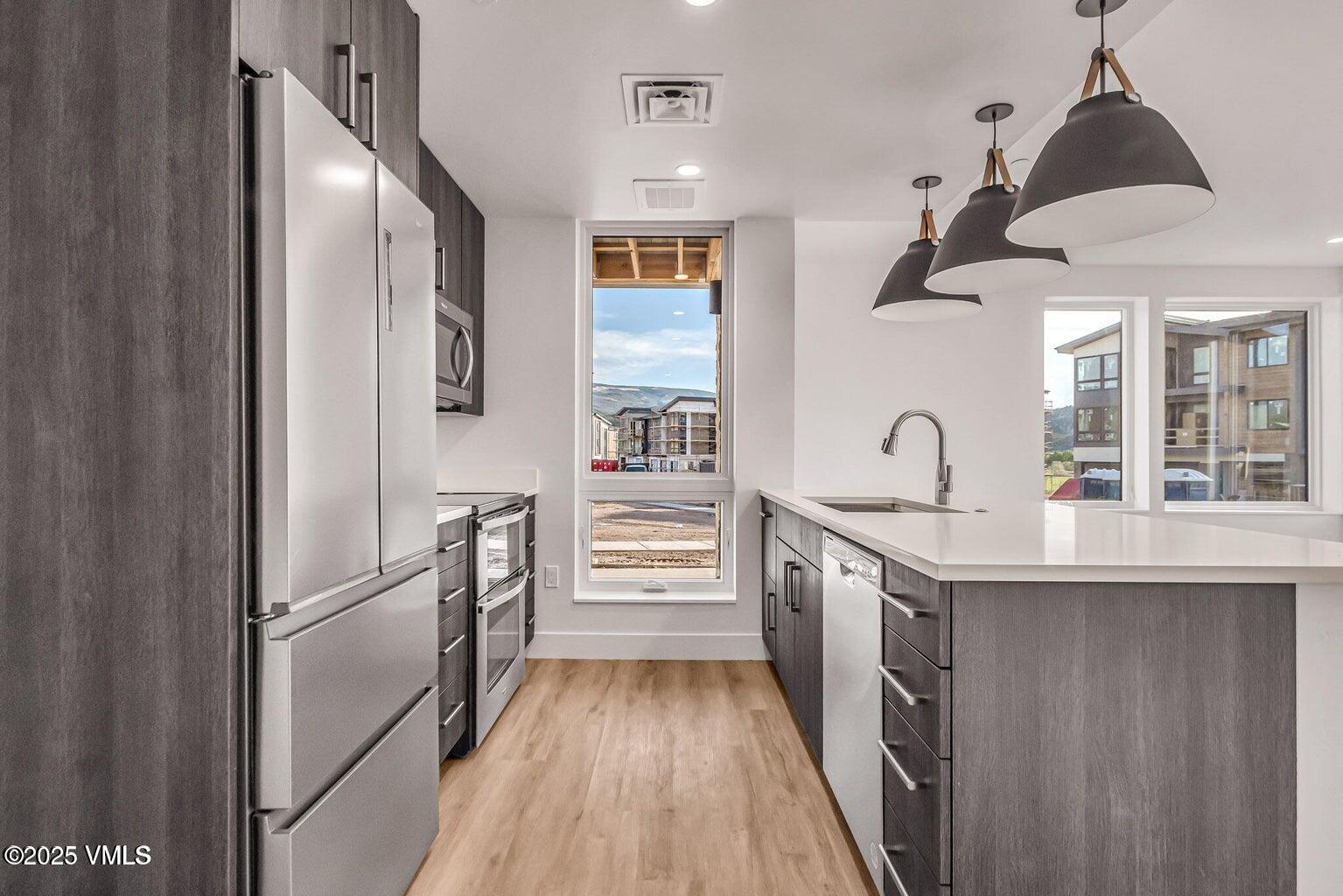 91 Mount Hope Circle, E101