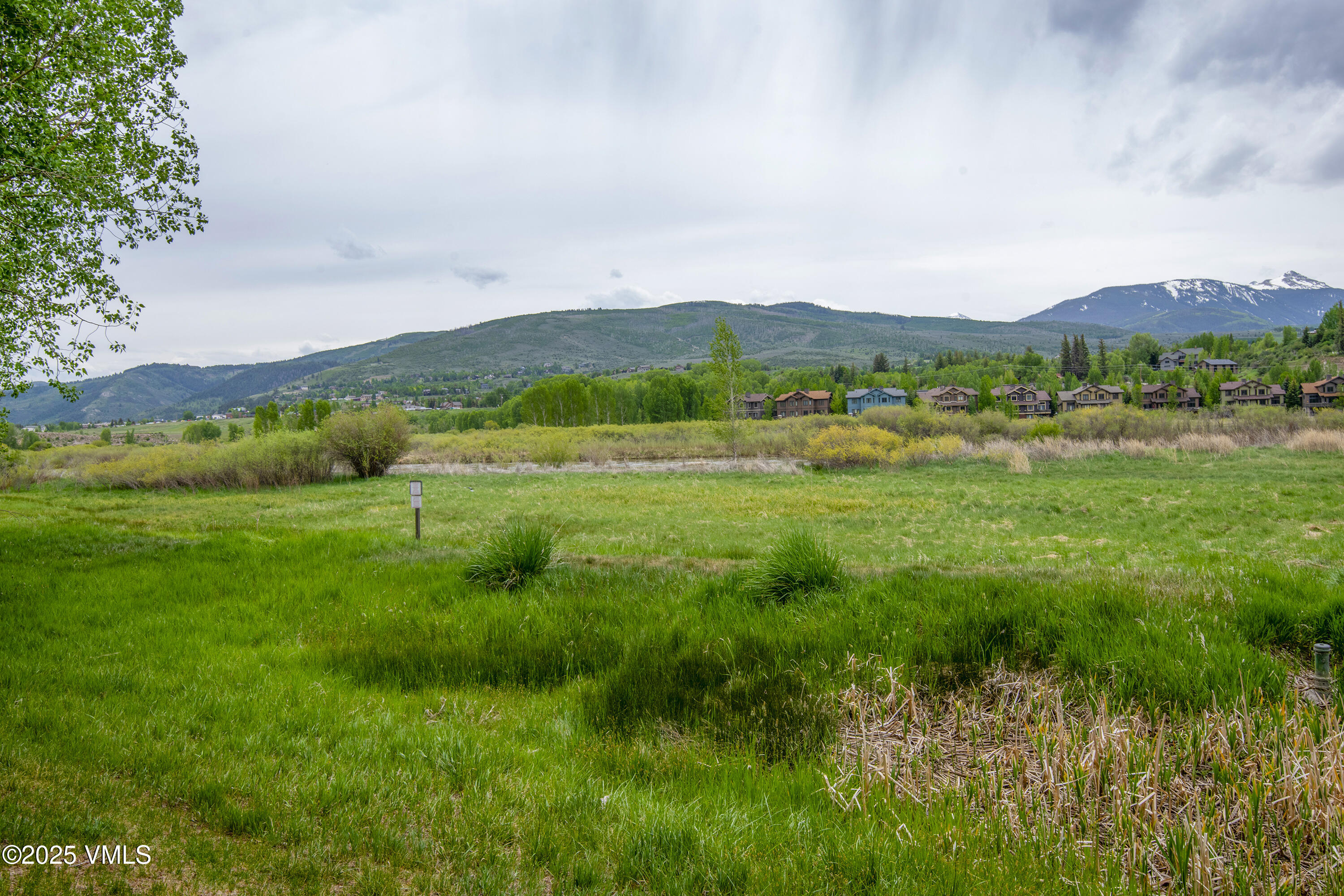 1404 Crazy Horse Circle, 1404