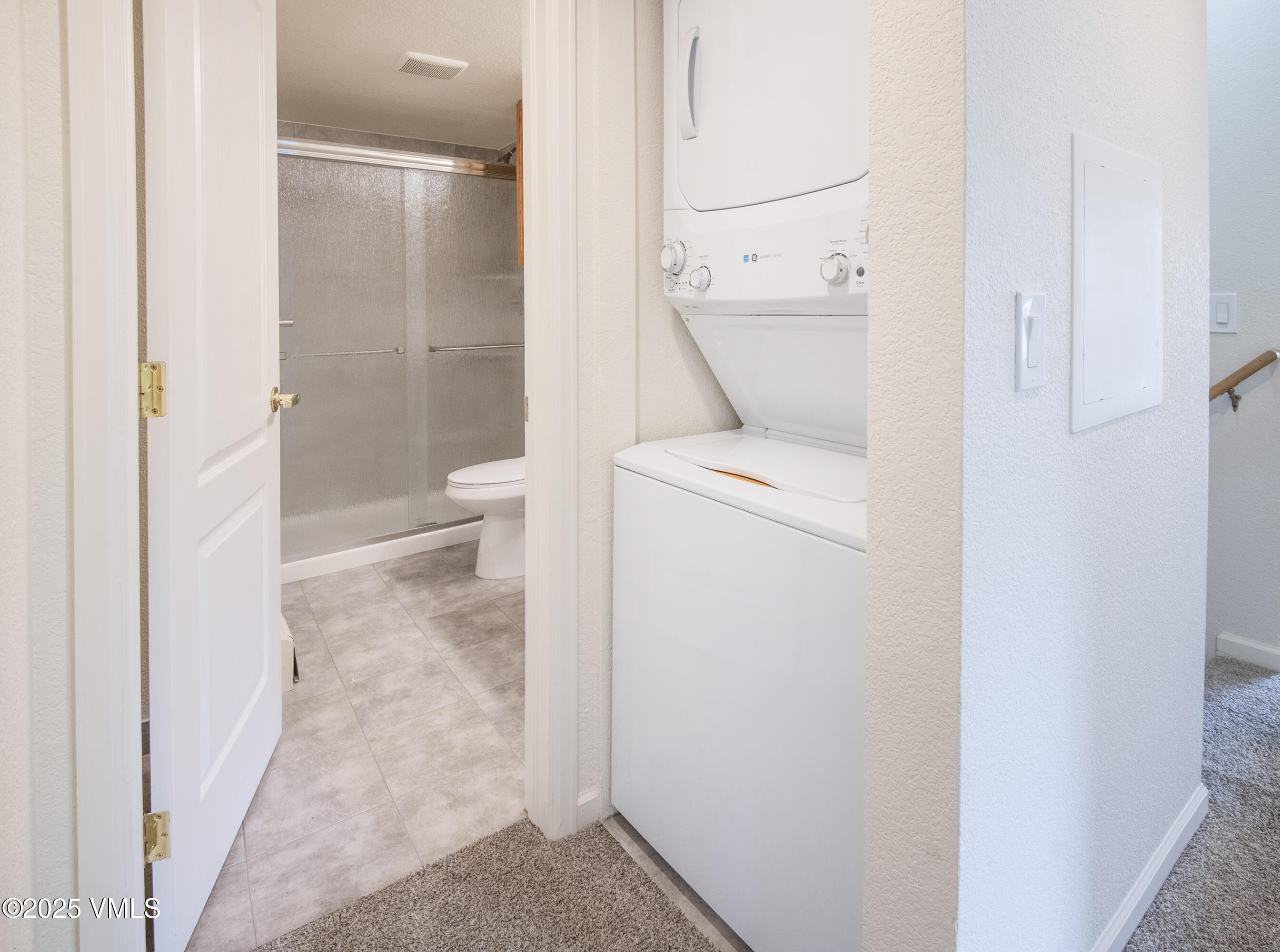 1404 Crazy Horse Circle, 1404