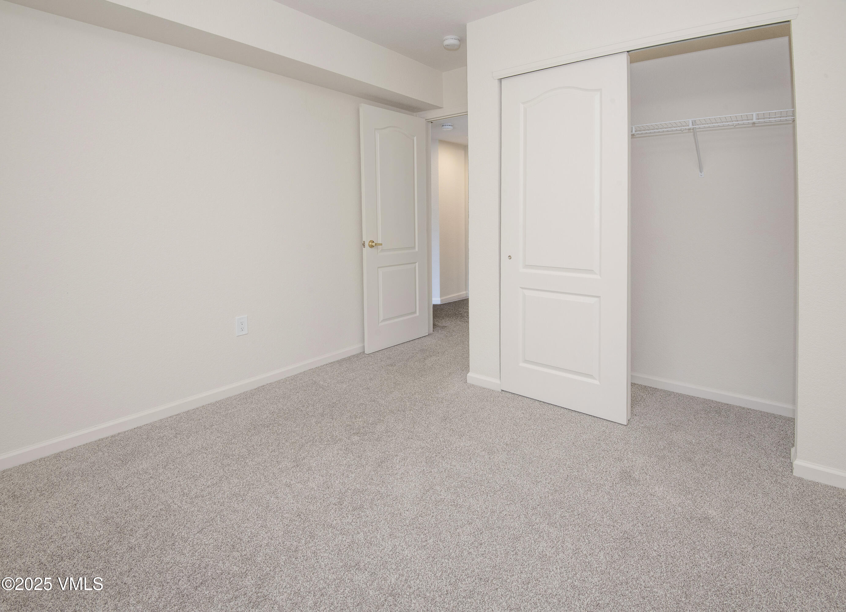 1404 Crazy Horse Circle, 1404