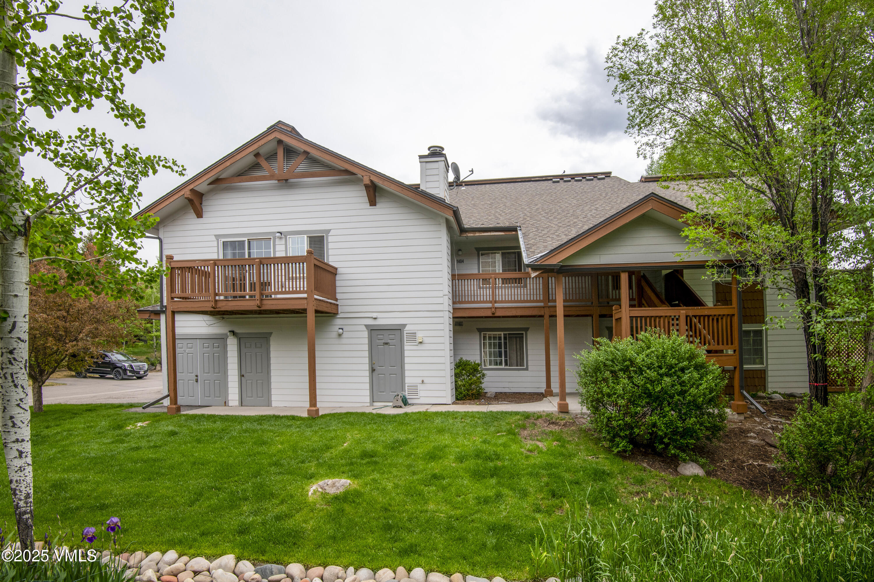 1404 Crazy Horse Circle, 1404