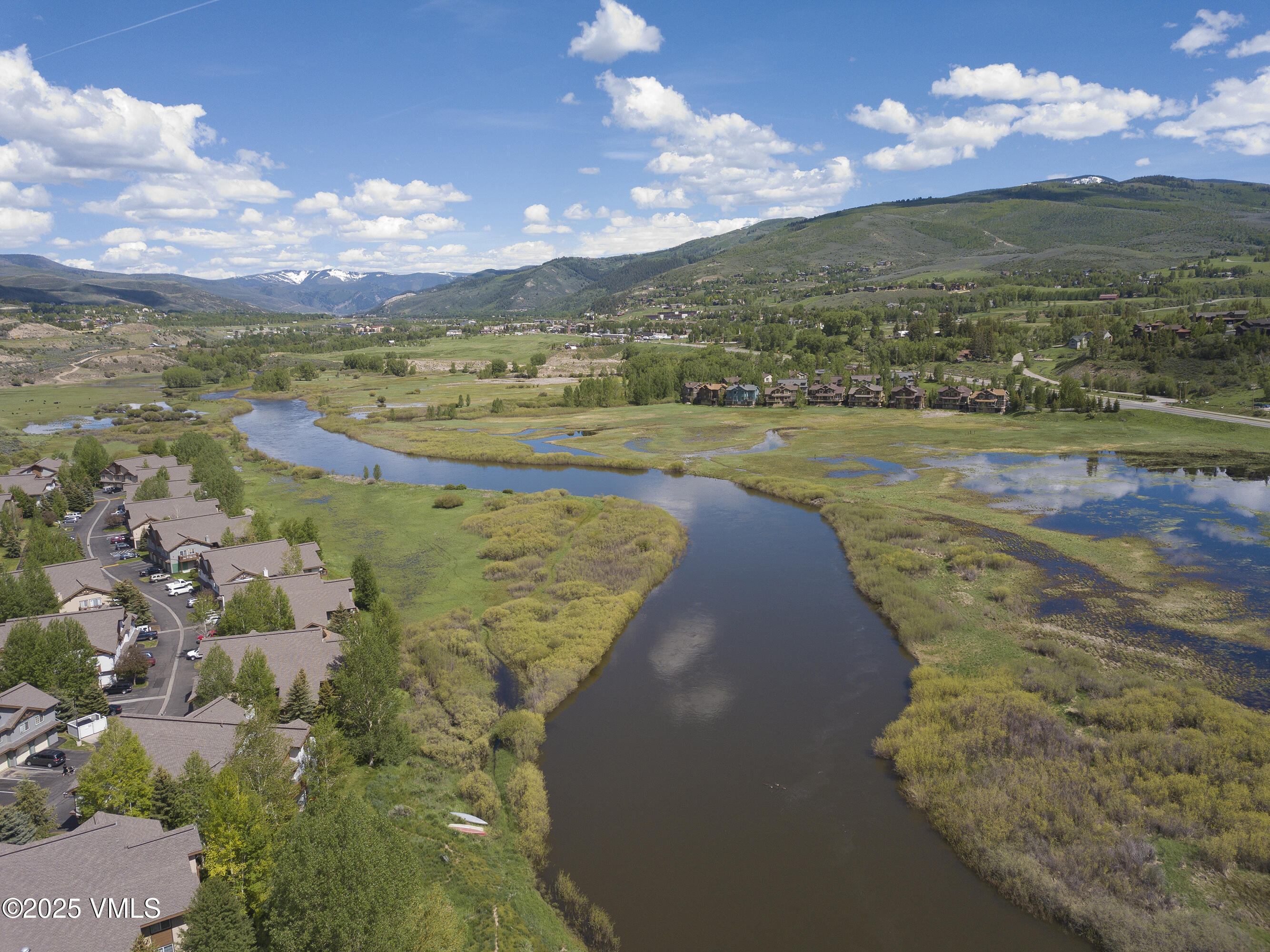 1404 Crazy Horse Circle, 1404