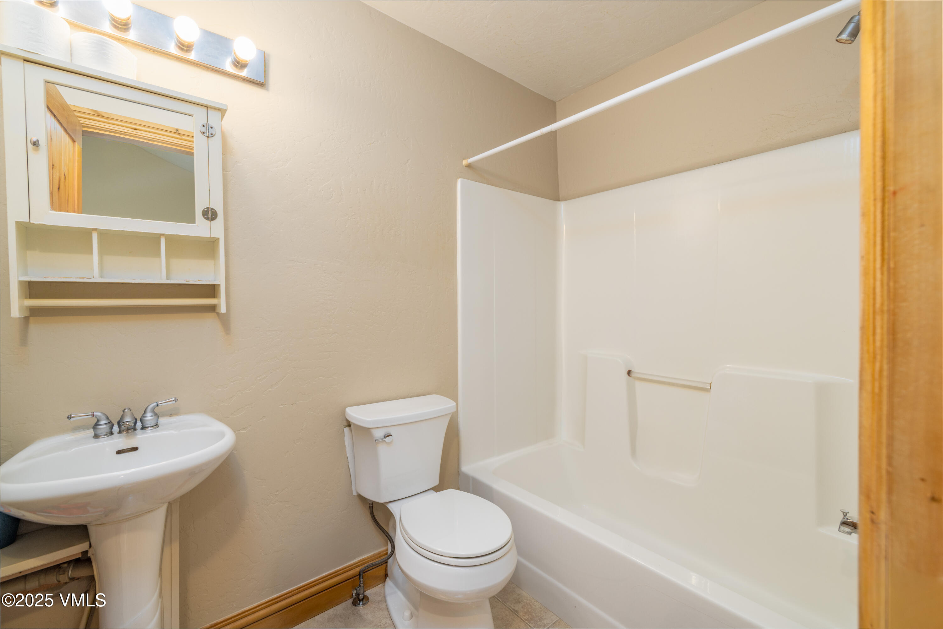 108-3 Quail Circle 3