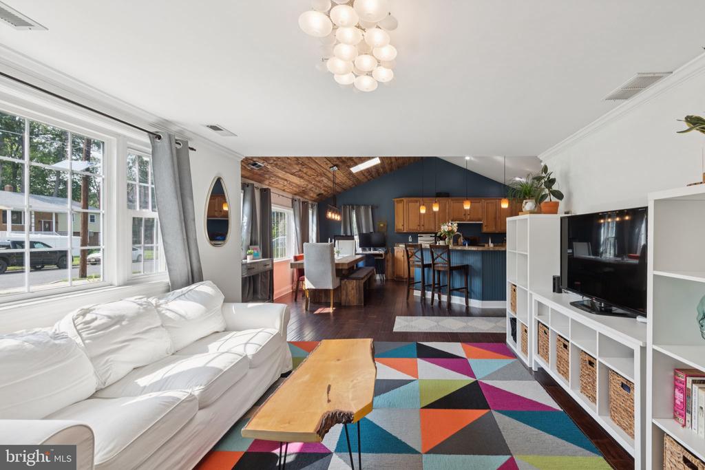 309 WOODLAND AVENUE