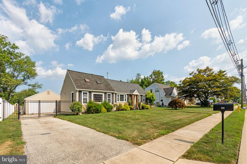 309 WOODLAND AVENUE