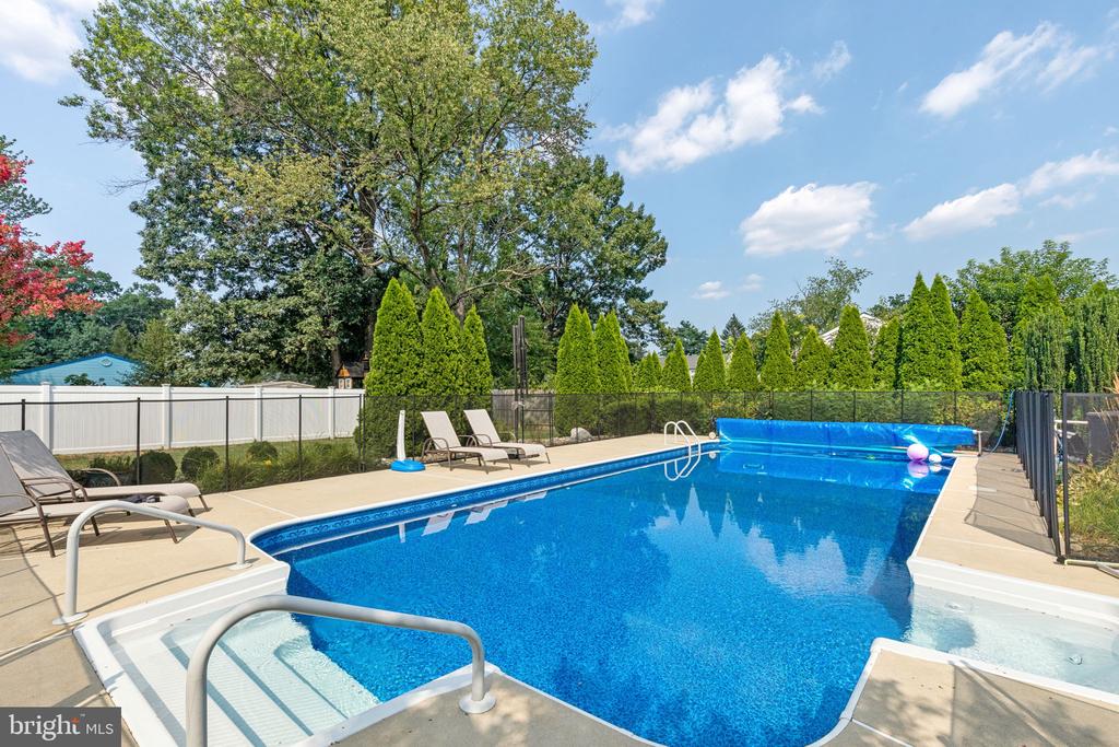 309 WOODLAND AVENUE