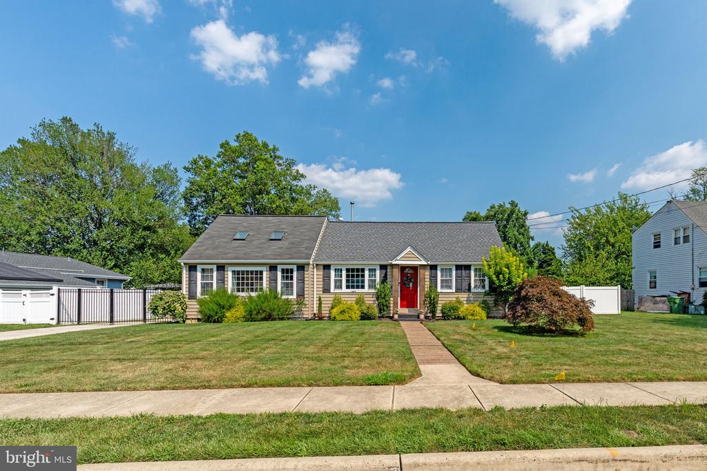 309 WOODLAND AVENUE