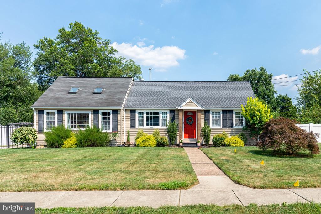 309 WOODLAND AVENUE