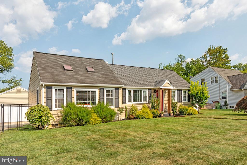 309 WOODLAND AVENUE
