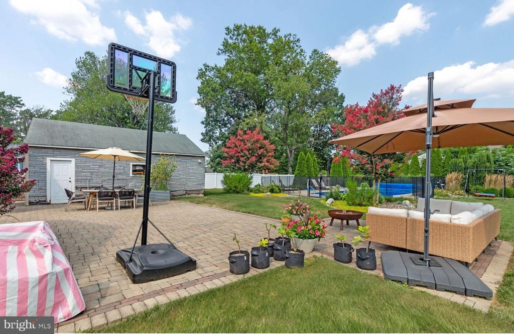 309 WOODLAND AVENUE