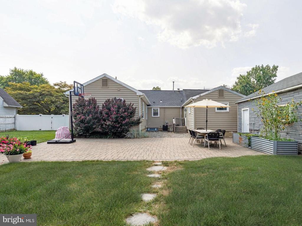 309 WOODLAND AVENUE