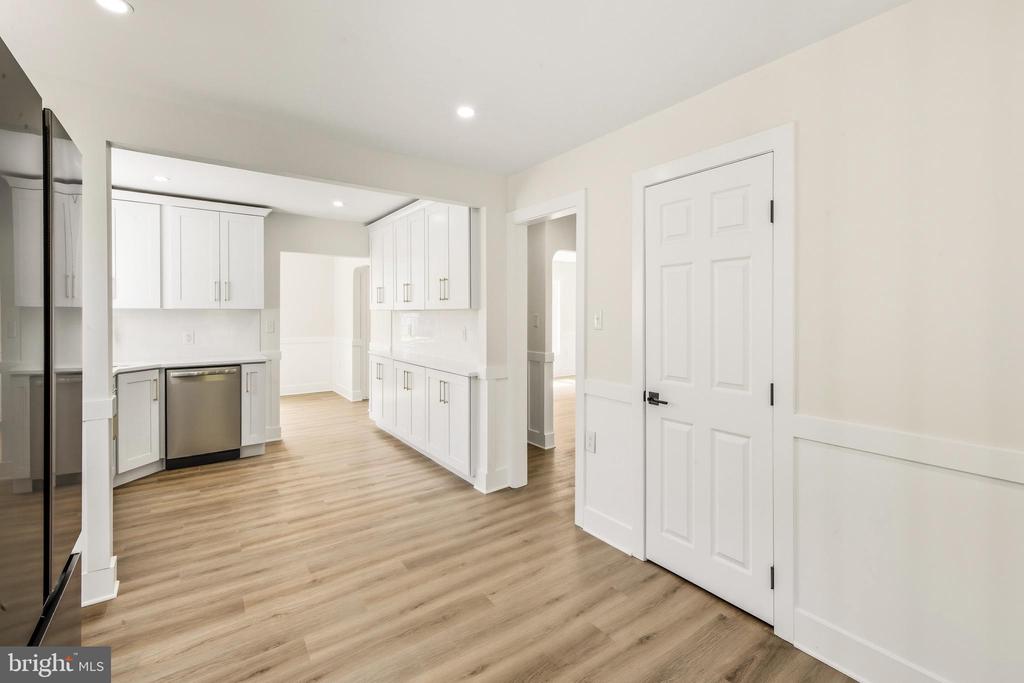 919 BELMONT AVENUE