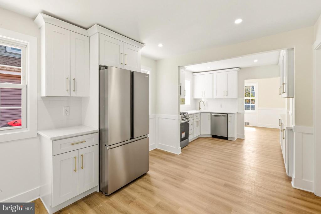 919 BELMONT AVENUE
