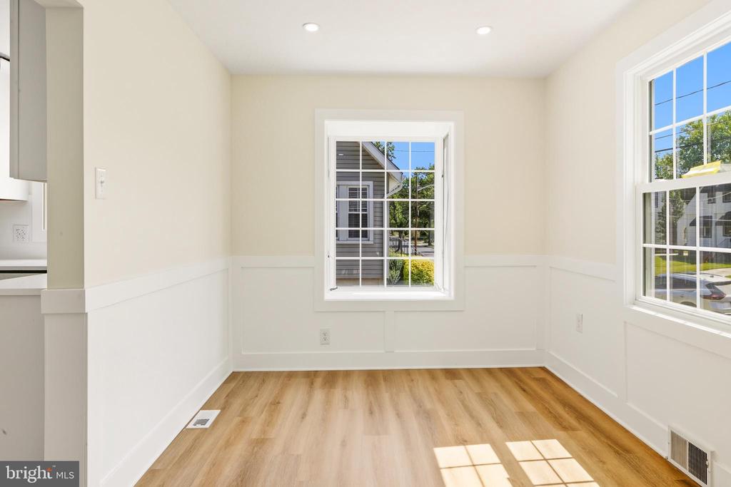 919 BELMONT AVENUE