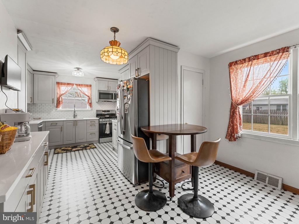 39 NEWELL AVENUE