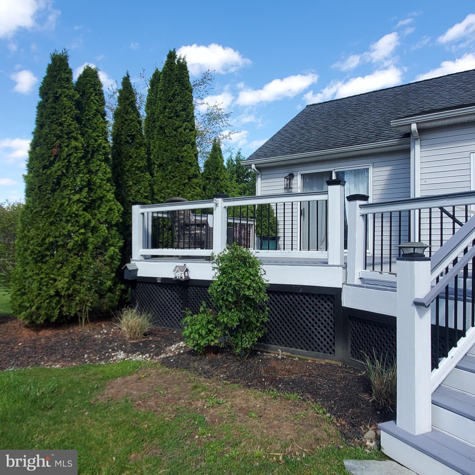 2 Helen Lois Ct