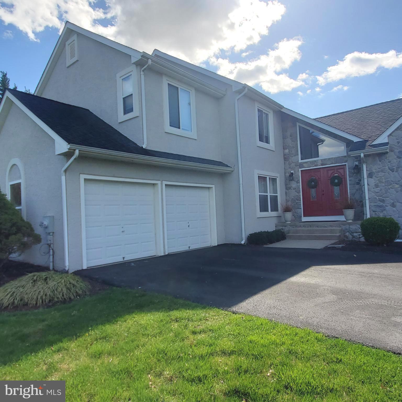 2 Helen Lois Ct