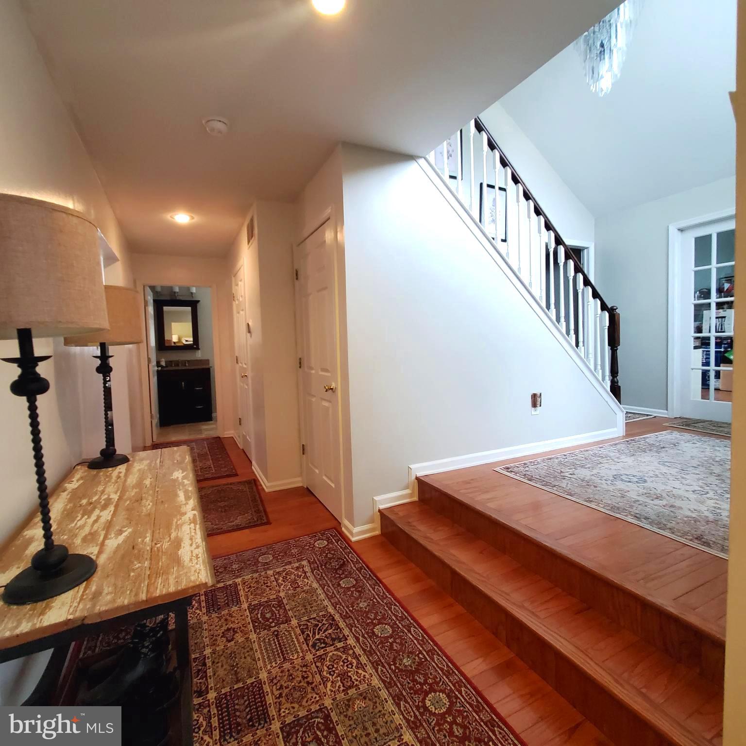 2 Helen Lois Ct