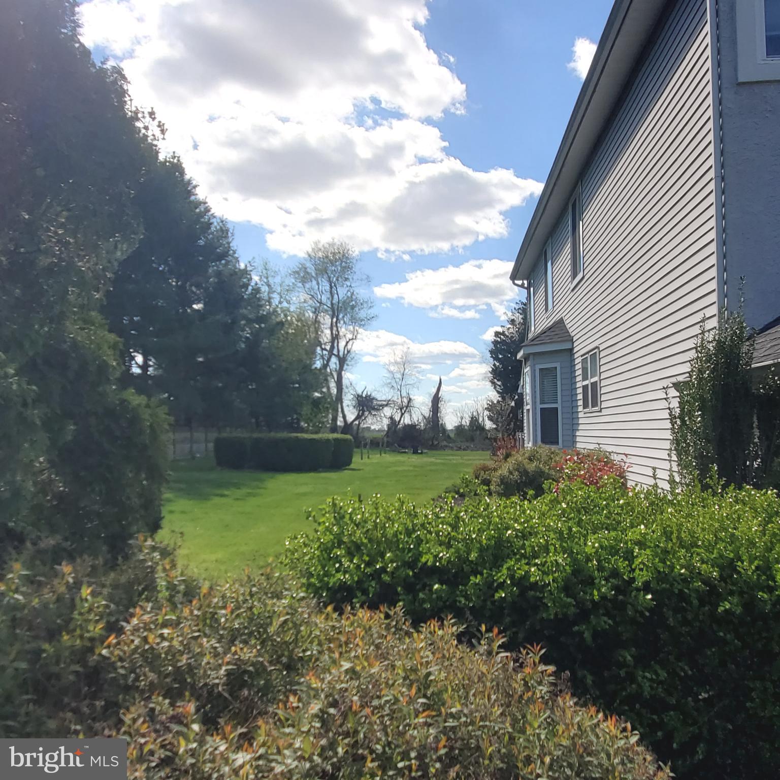 2 Helen Lois Ct