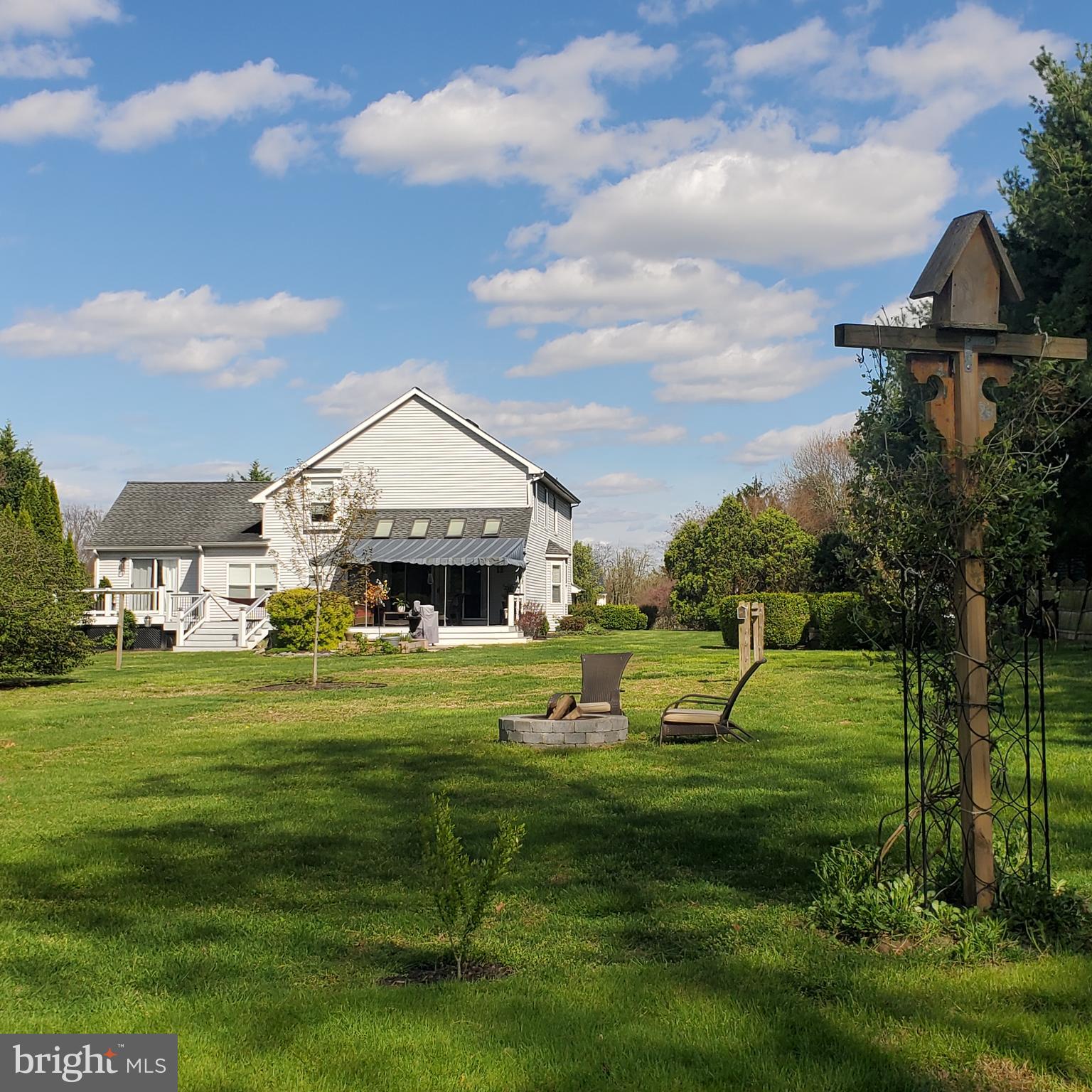 2 Helen Lois Ct