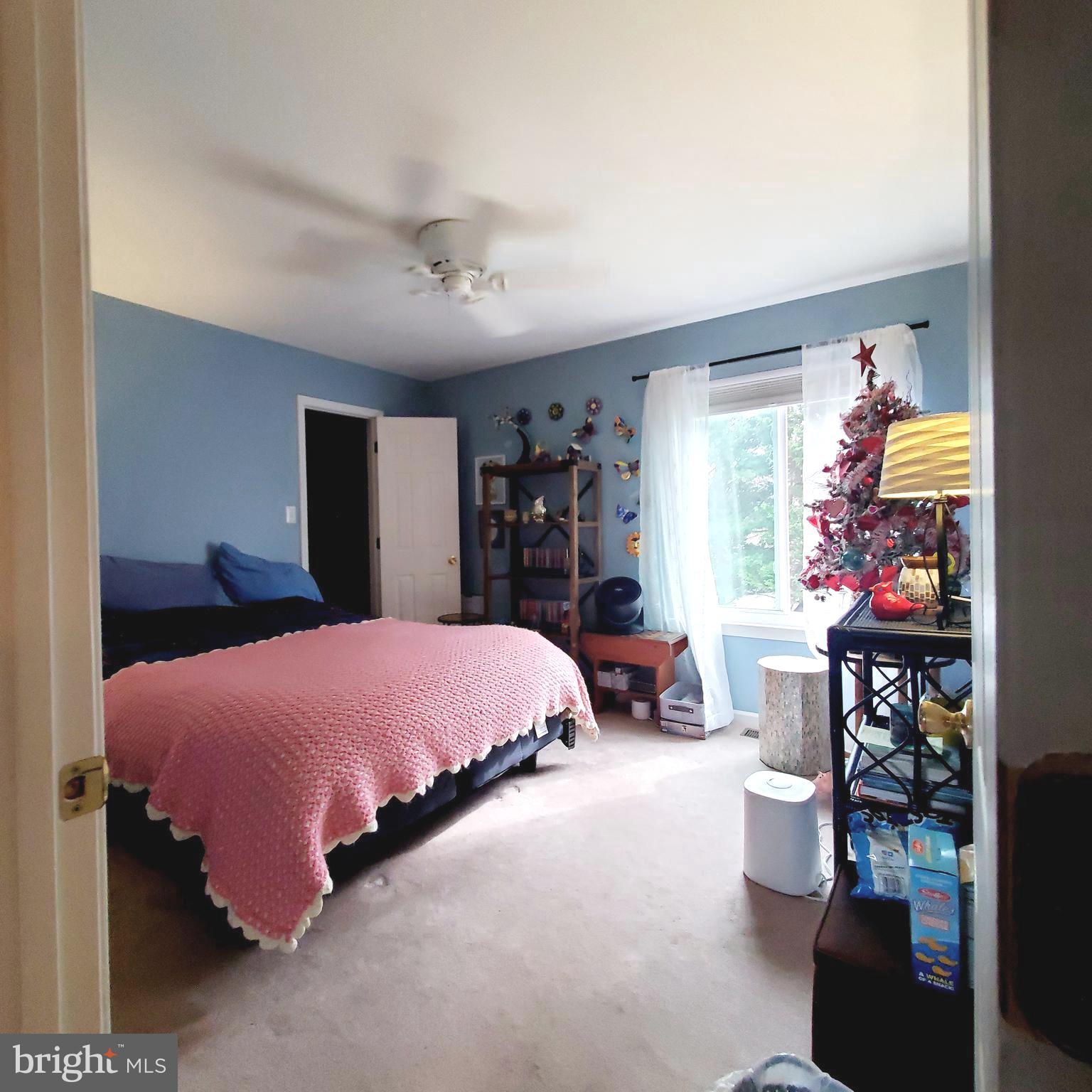 2 Helen Lois Ct