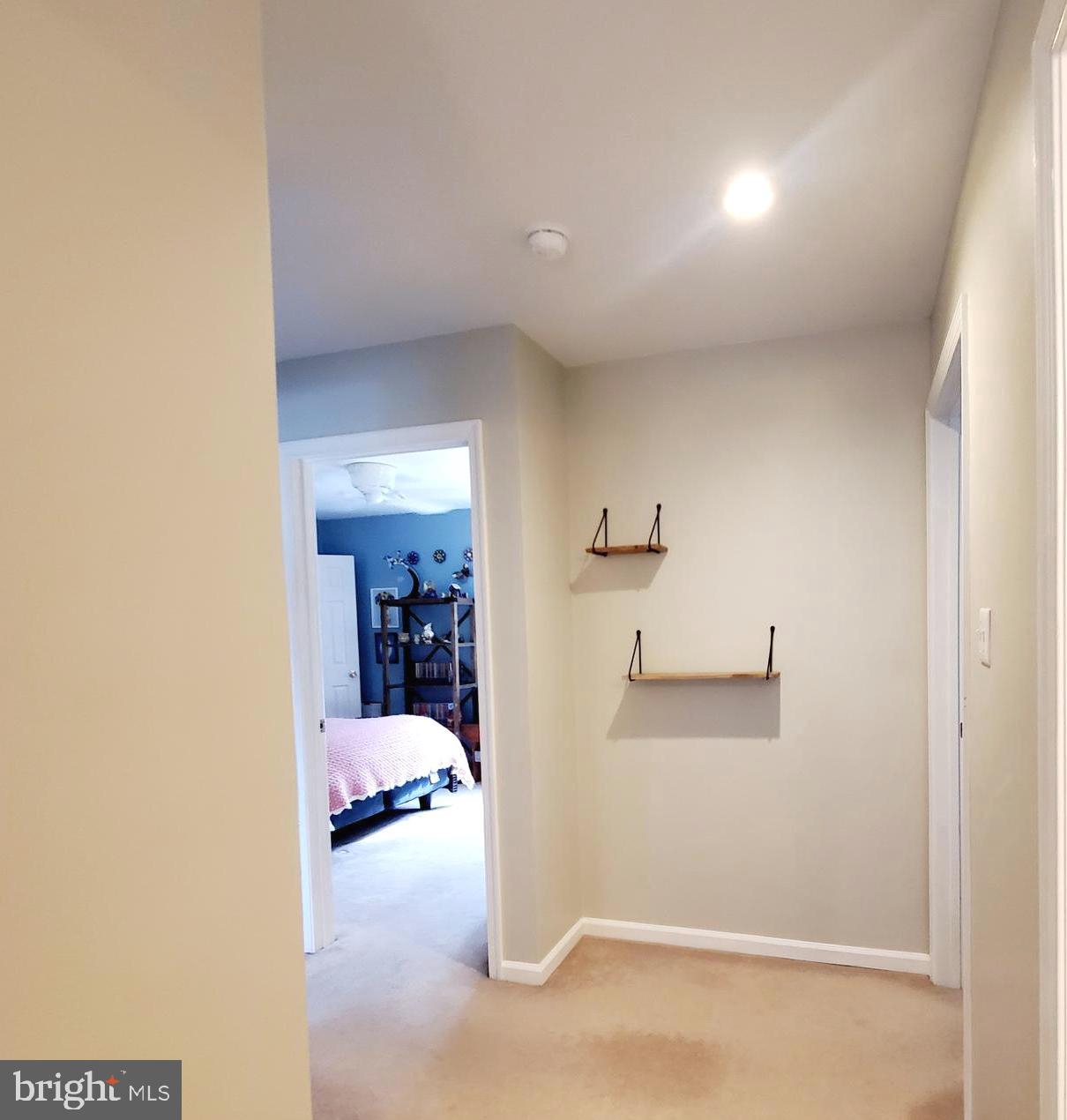 2 Helen Lois Ct