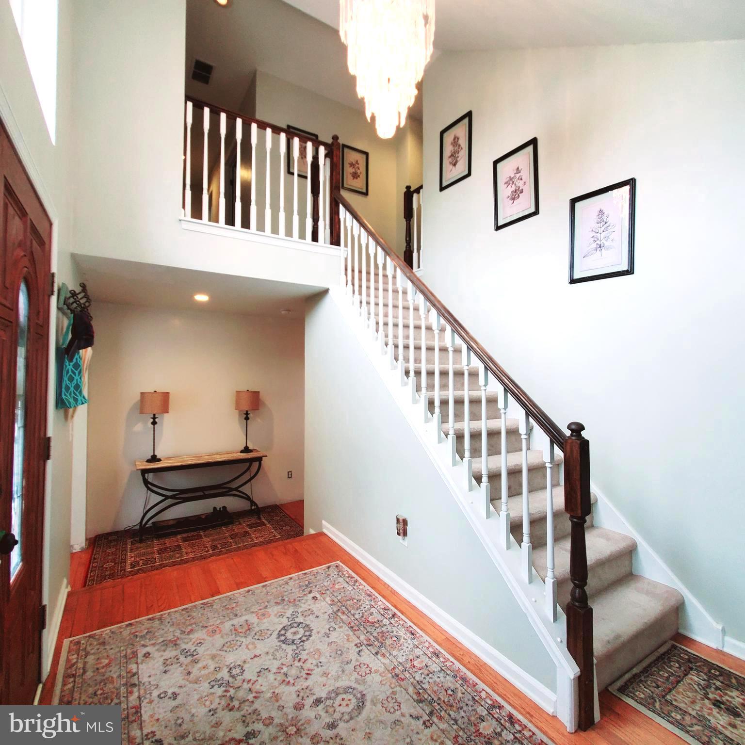 2 Helen Lois Ct