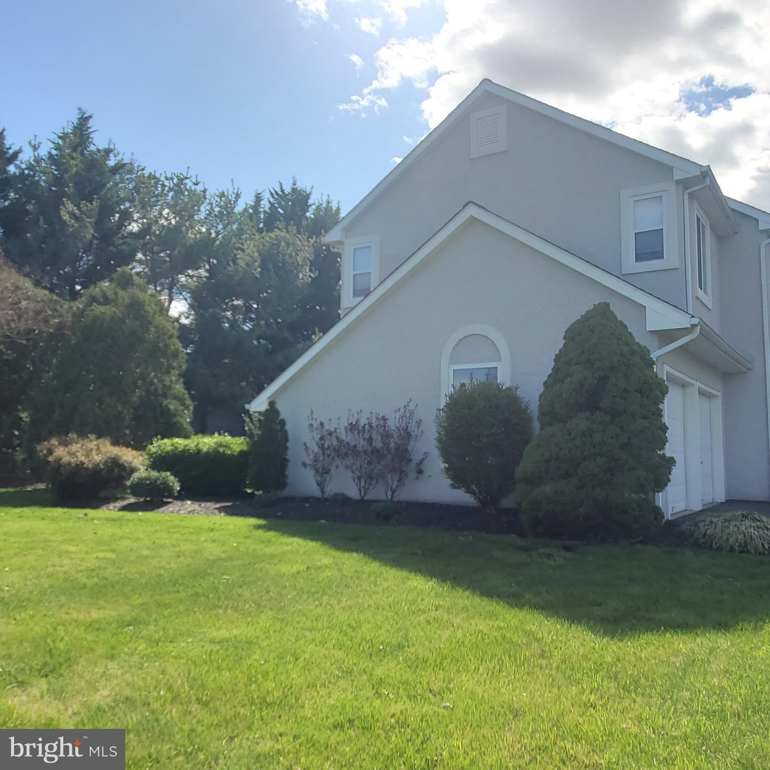 2 Helen Lois Ct