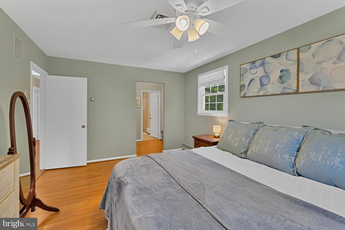 2319 Lakeview Dr