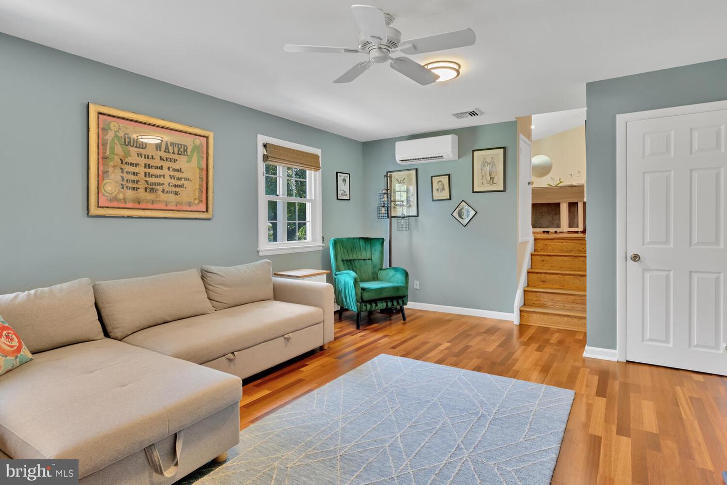 2319 Lakeview Dr