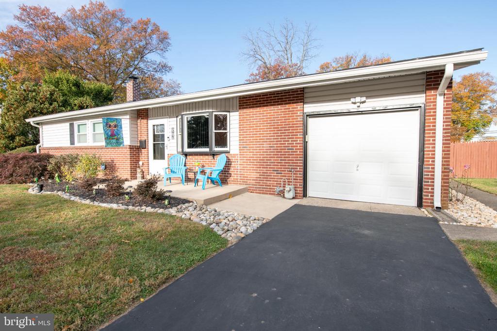 376 NEWTOWN ROAD