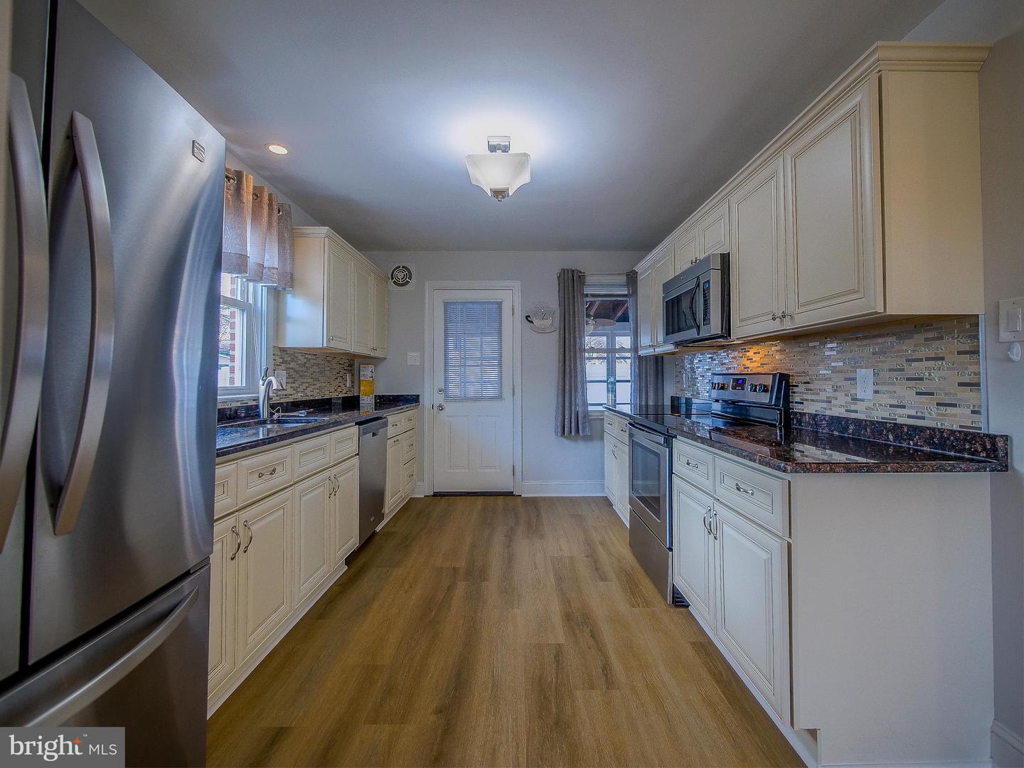 438 Barker Rd