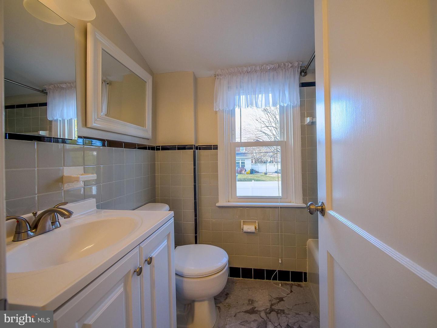 438 Barker Rd