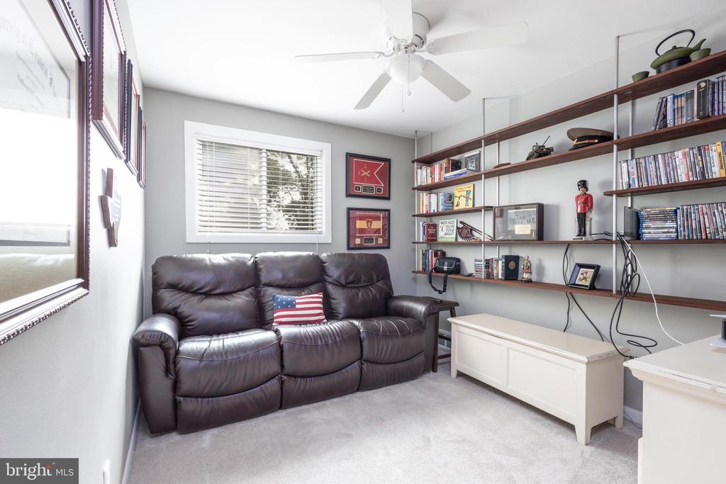 2415 Devon Ln