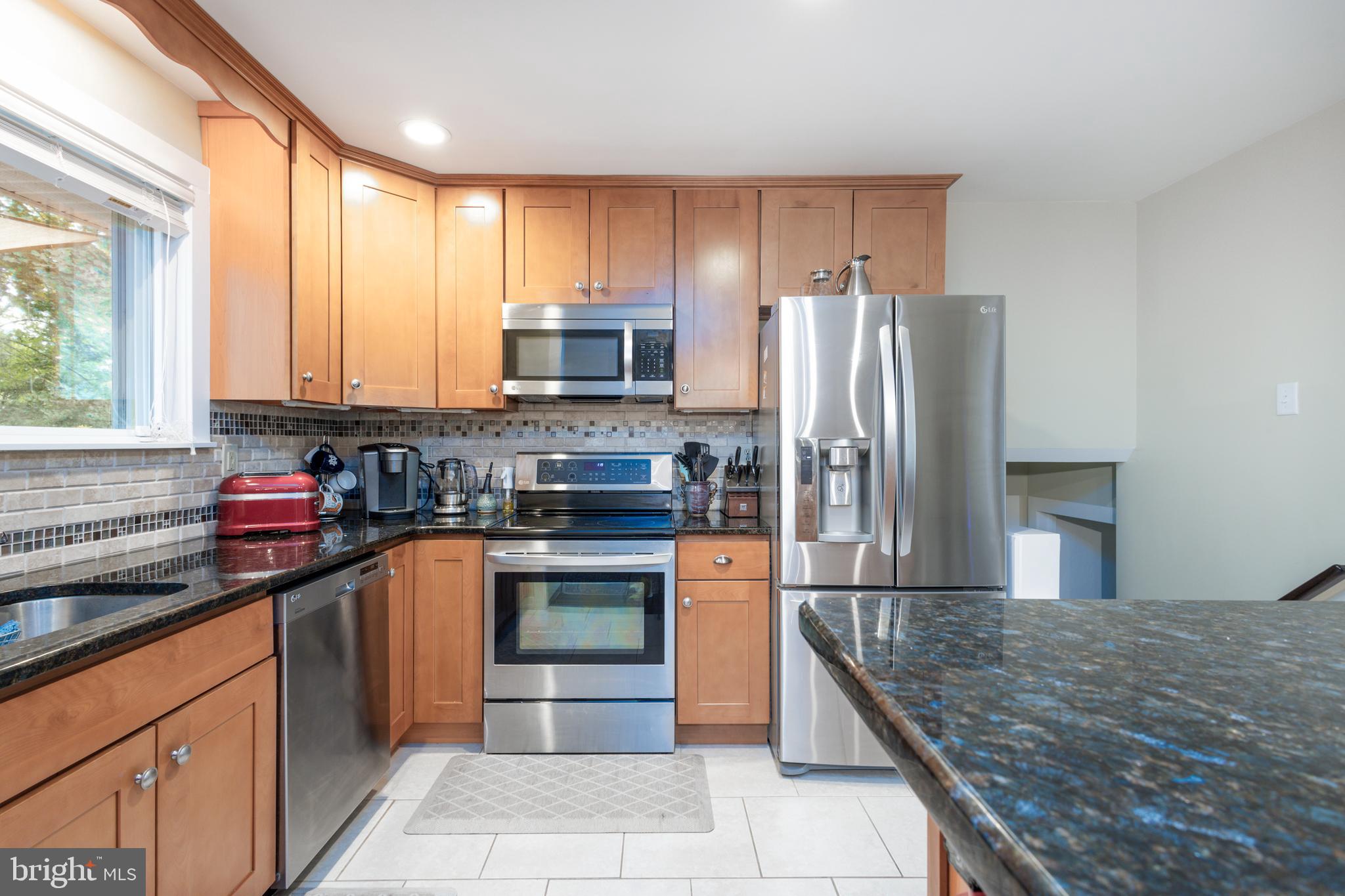 2415 Devon Ln