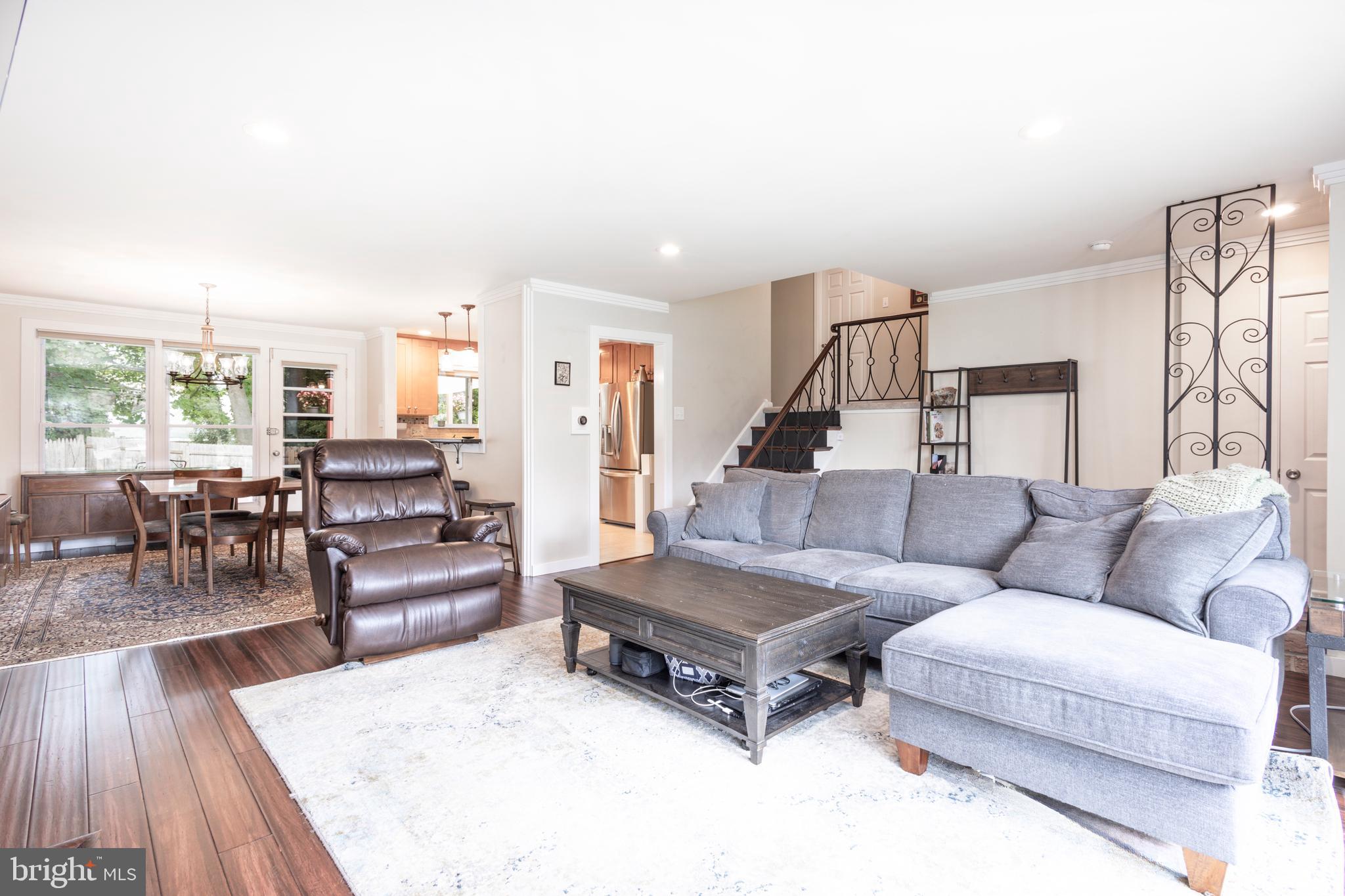 2415 Devon Ln