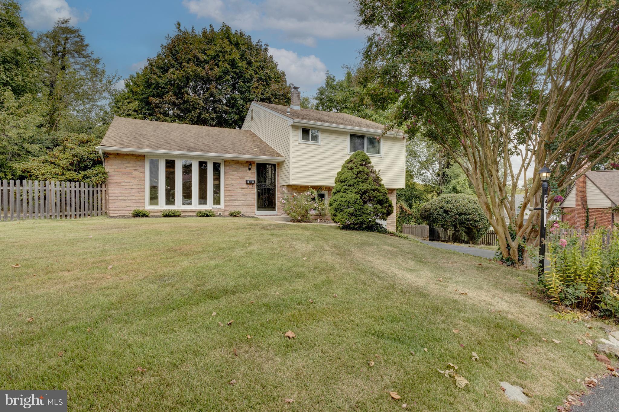 2415 Devon Ln