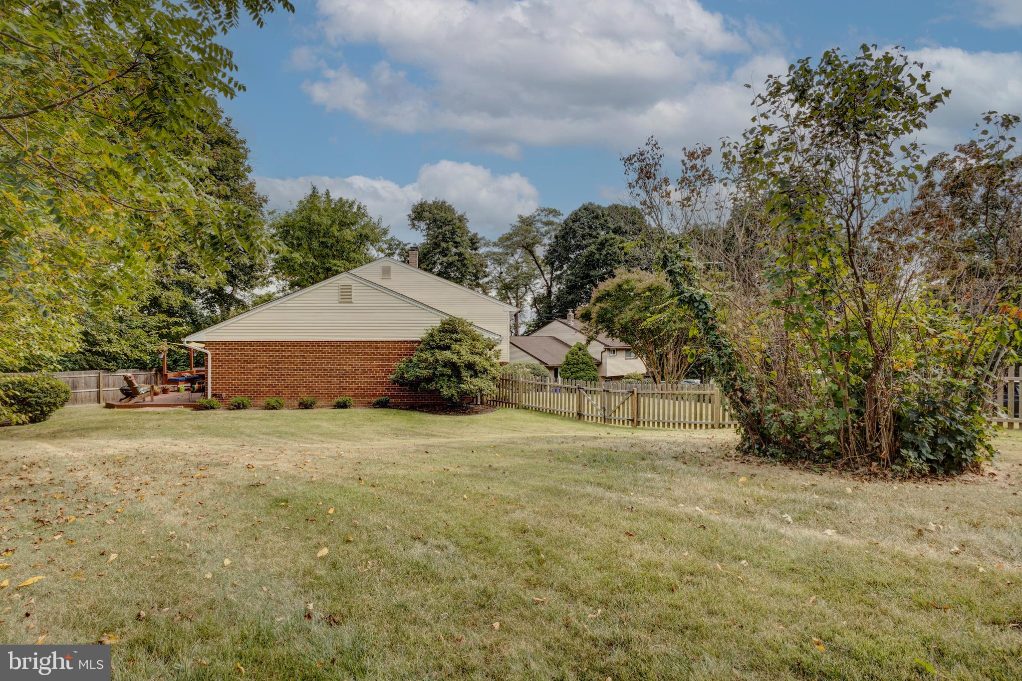 2415 Devon Ln