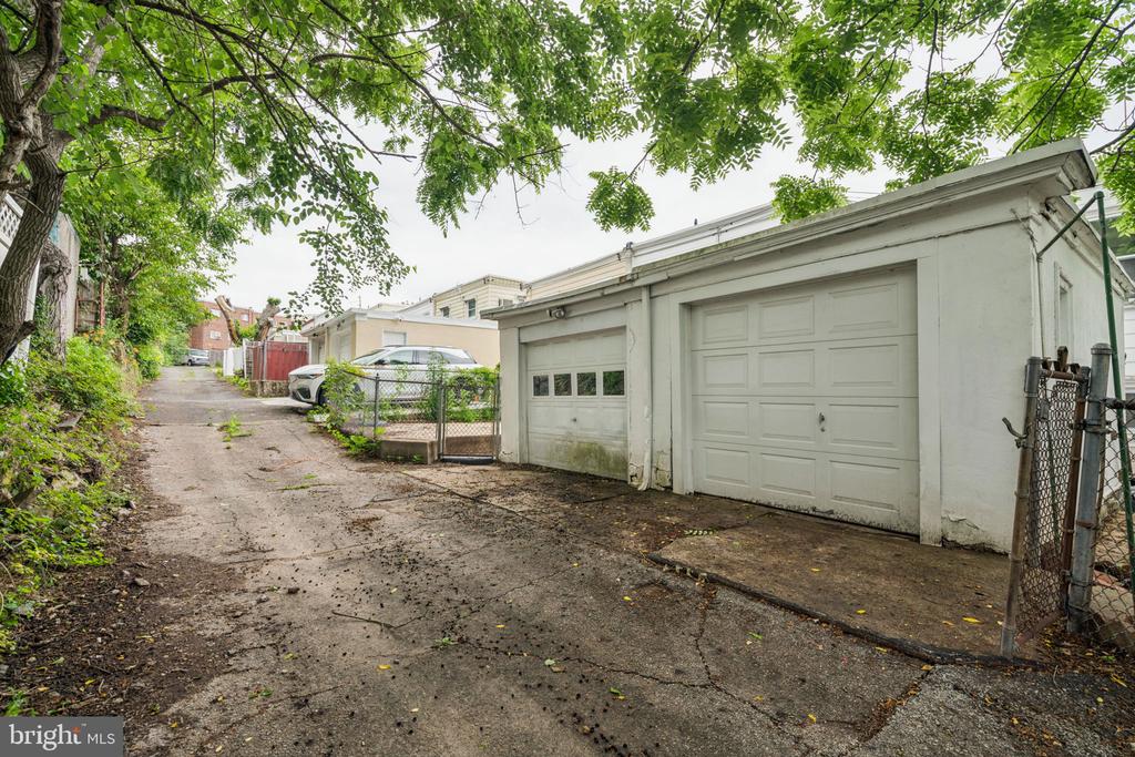 3827 MARSHALL RD.