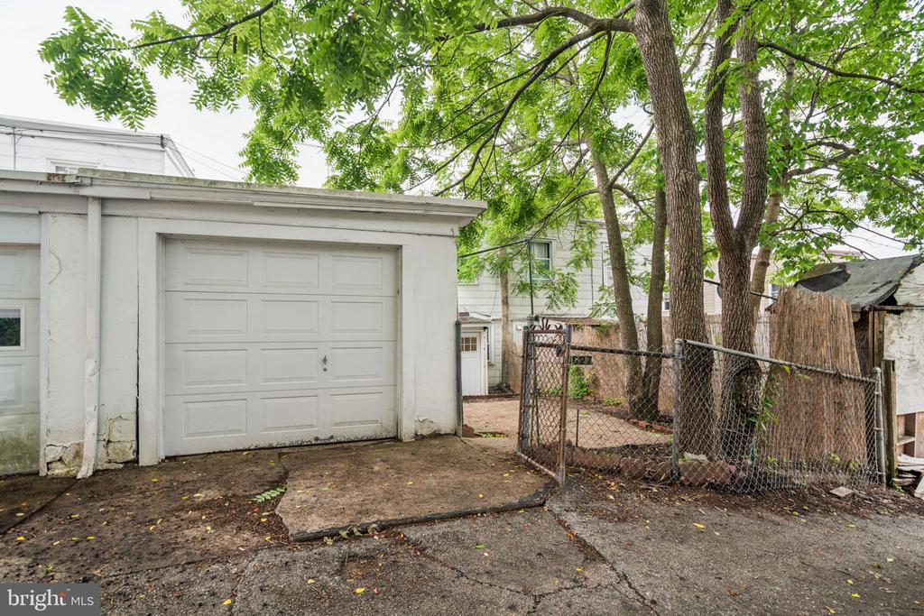 3827 MARSHALL RD.