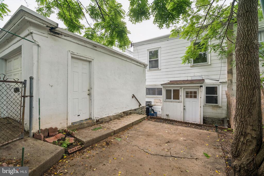 3827 MARSHALL RD.