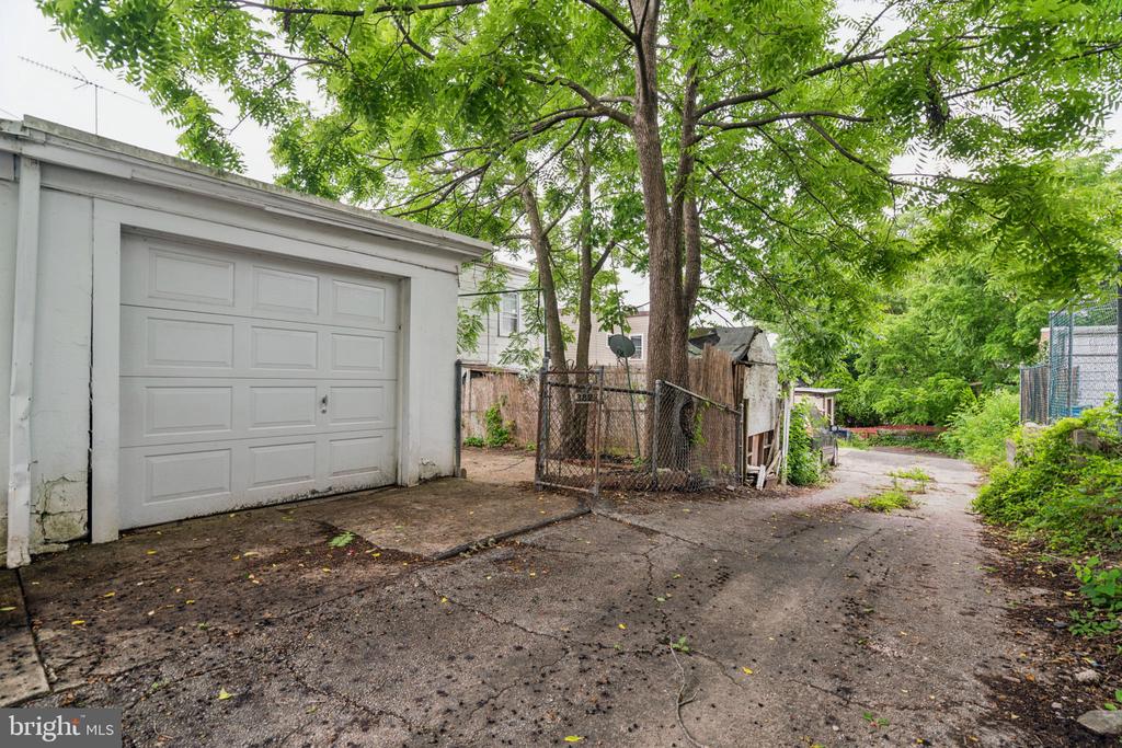 3827 MARSHALL RD.