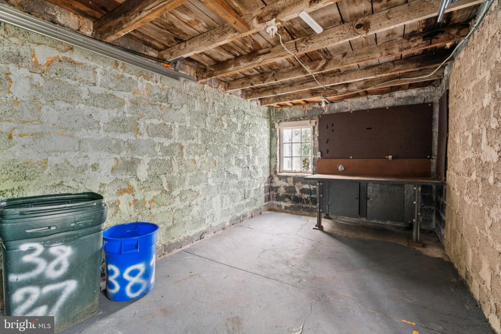 3827 MARSHALL RD.