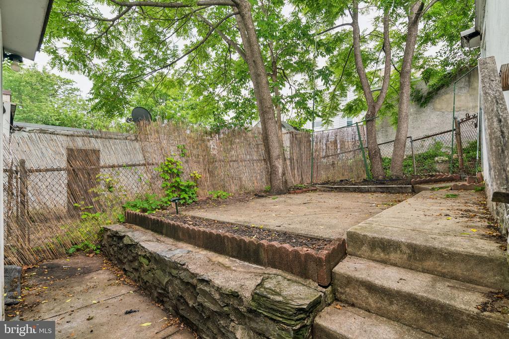 3827 MARSHALL RD.