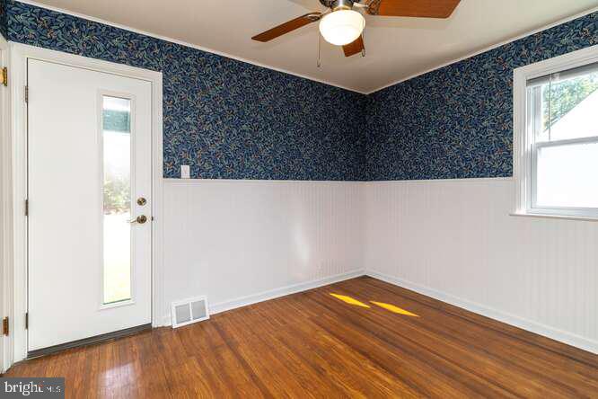 1203 Villanova Ave