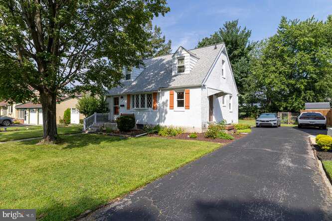 1203 Villanova Ave