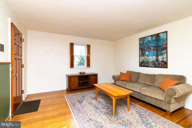 1203 Villanova Ave
