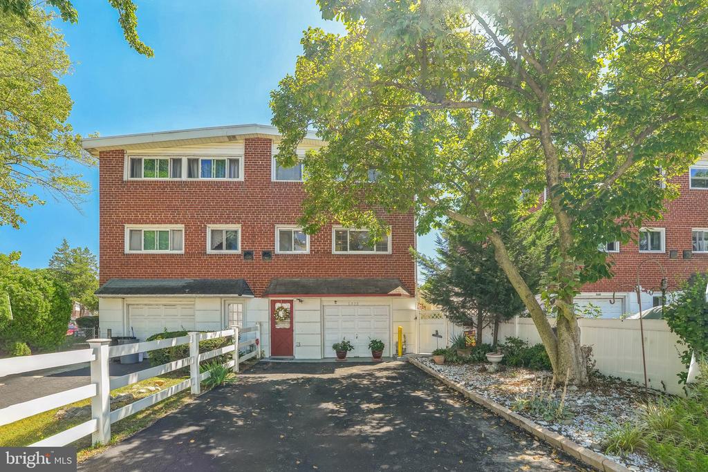1850 PLYMOUTH DRIVE