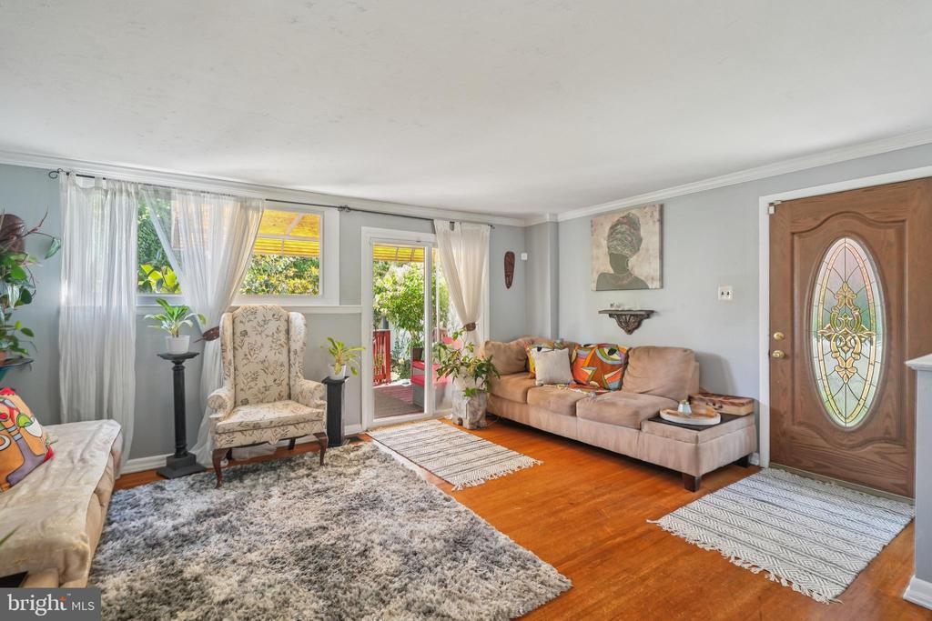 1850 PLYMOUTH DRIVE